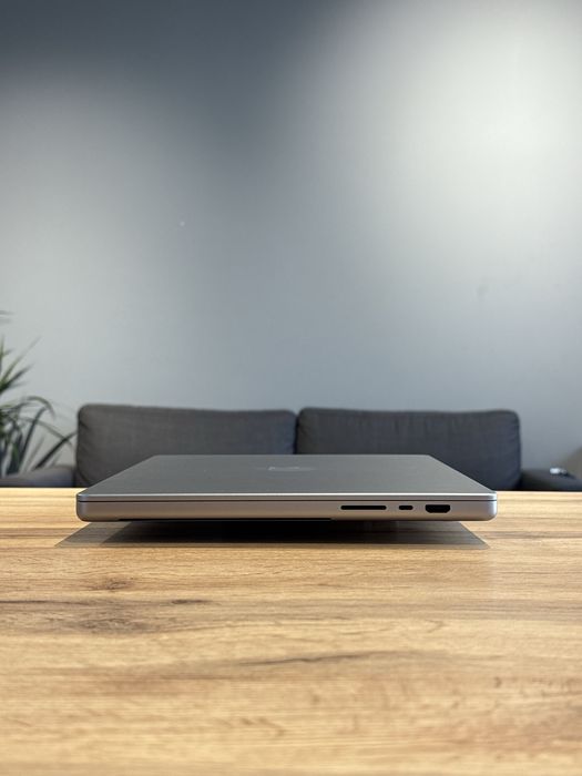 MacBook Pro 16 M2 Max 12/30gpu 64/1tb !! Гарантія від магазину !!
