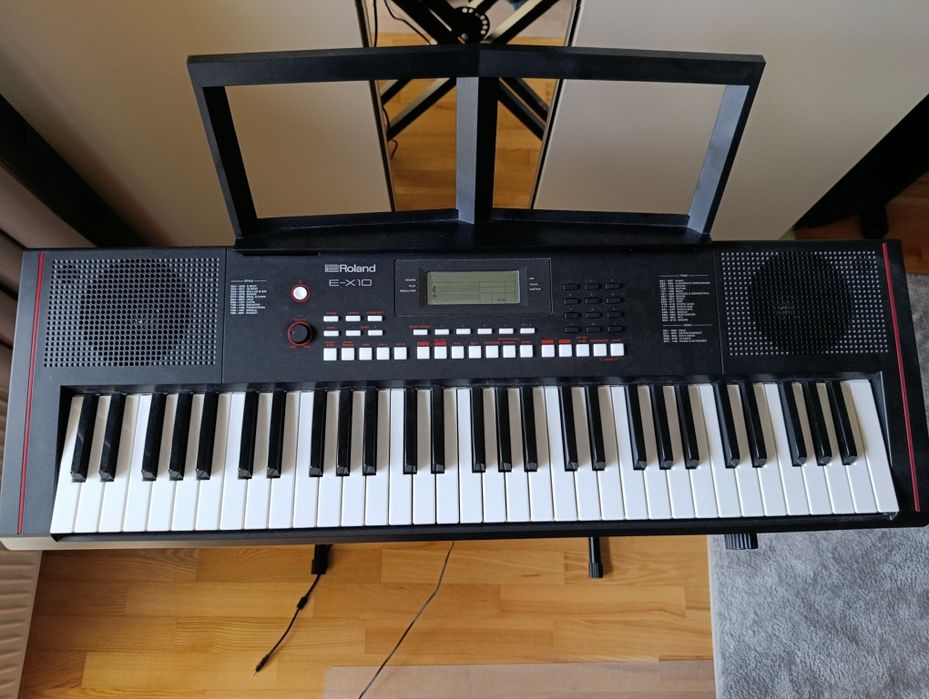 Sprzedam keyboard Roland E-X10 – idealny instrument do nauki i