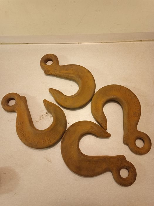 Nowa niższa cena. Hak do zawiesia. Duży bardzo mocny.