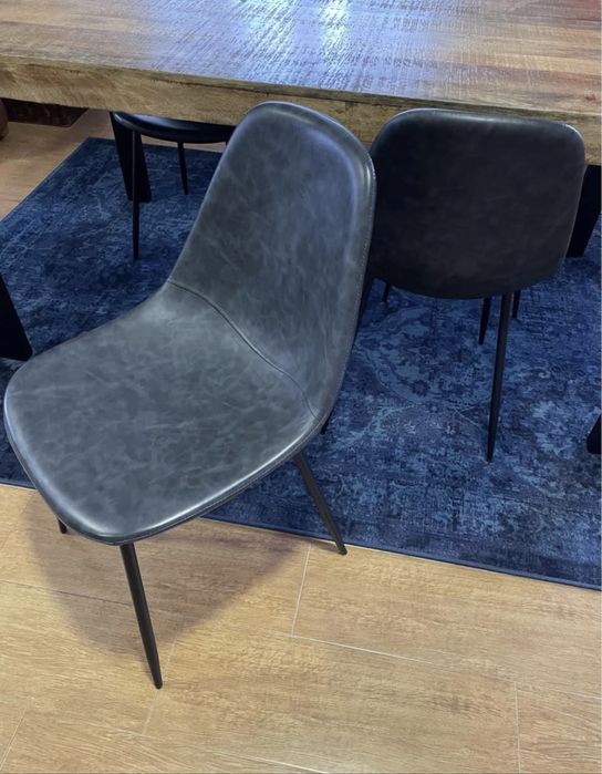 Conjunto quatro cadeiras vladi cinza escuro efeito pele Homa