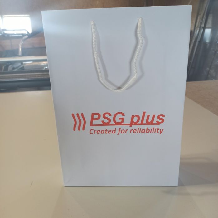 Печать на пакетах,печать на бумажных пакетах,свой логотип на пакете!!!