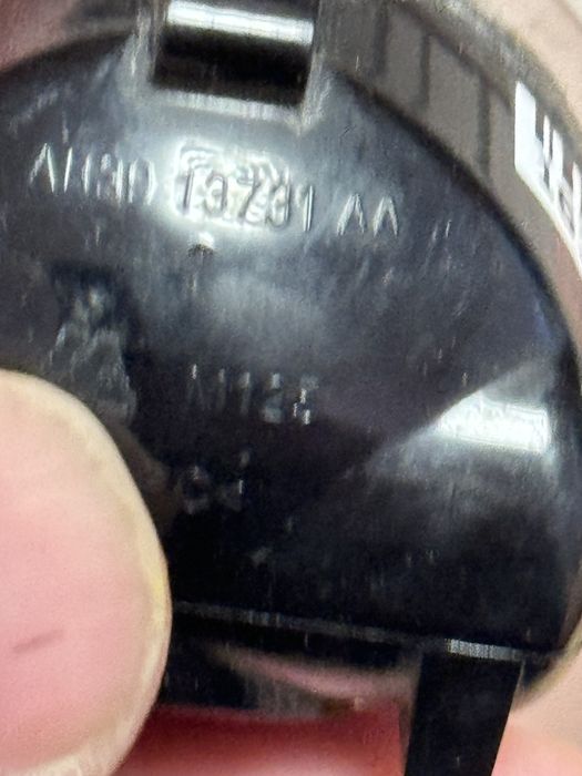 Лампы подсветки Ford AB3913731AA