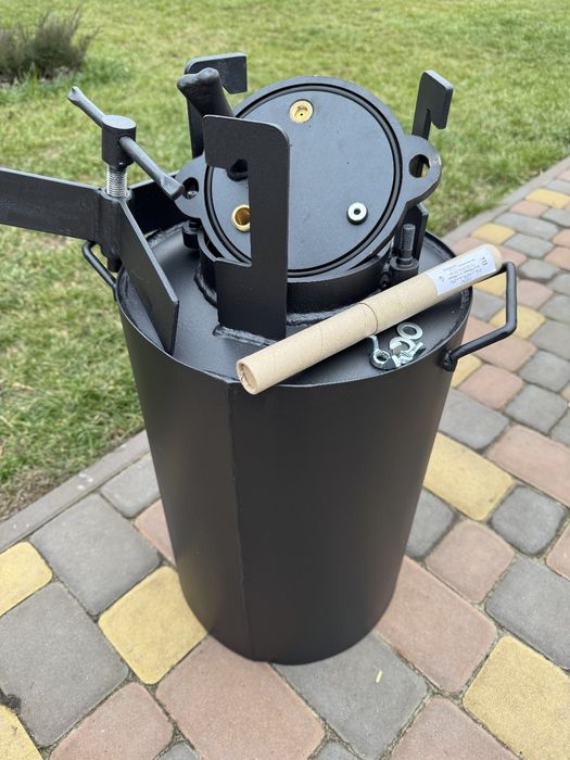 Автоклав на 5 літрових або 16 півлітрових банок газ або дрова