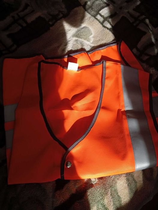 Продам Рабочую одежду, светоотражающий желет