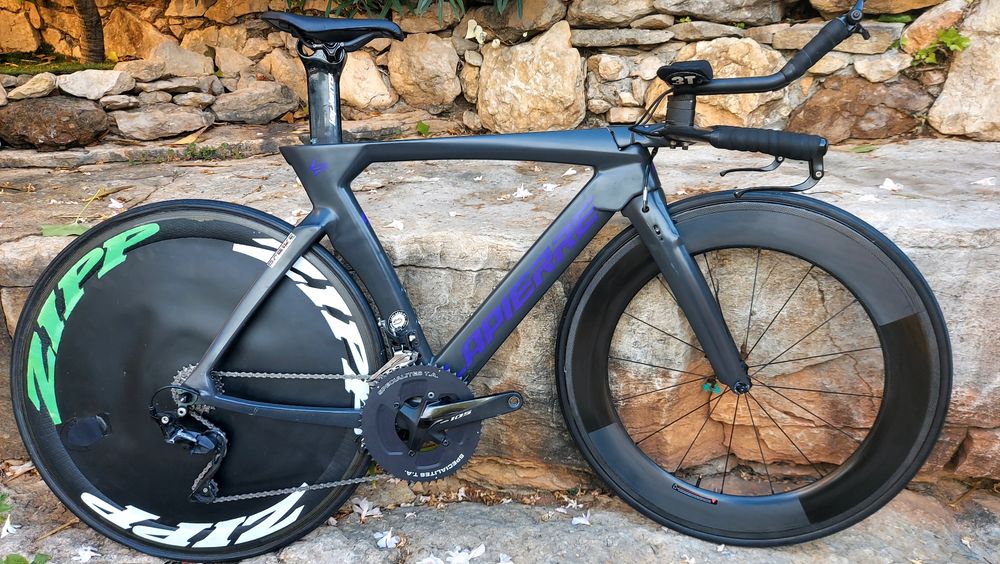 Rodas de carbono contrarelógio