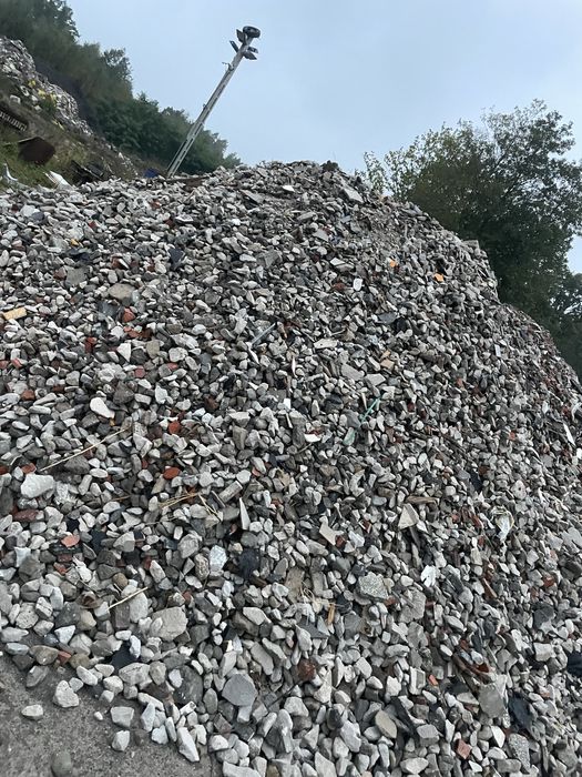 Gruz betonowu lub mieszany