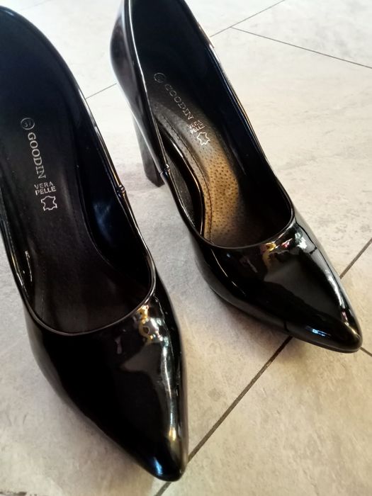 Buty damskie eleganckie na grubszym klocku
