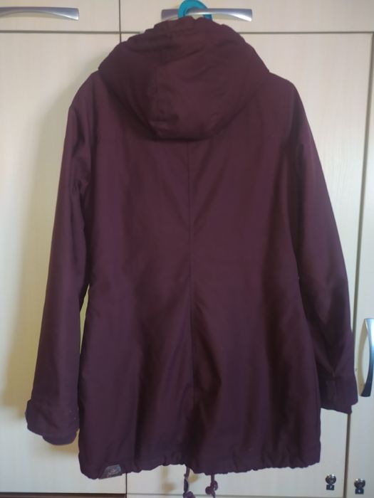 Жіноча осінньо--весняна парка розмір М.
