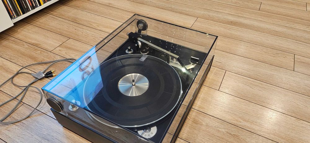 Gramofon ELAC w bardzo dobrej kondycji ( automat z zmieniarką płyt)