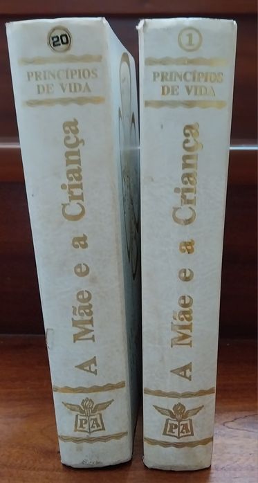 2 Livros de enciclopédia a Mãe e a criança antigos