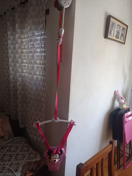 Baloiço para pendurar em casa para bebê