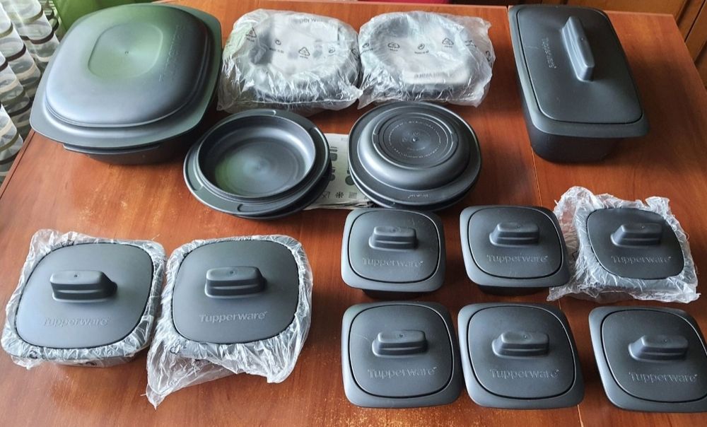 Набір посуду Tupperware