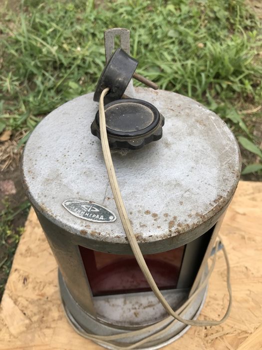 Фонарь красный для печати фотографий б/у