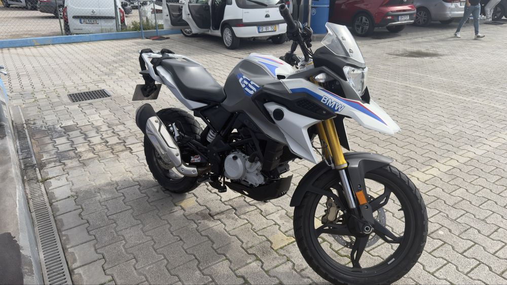 Moto BMW GS310.