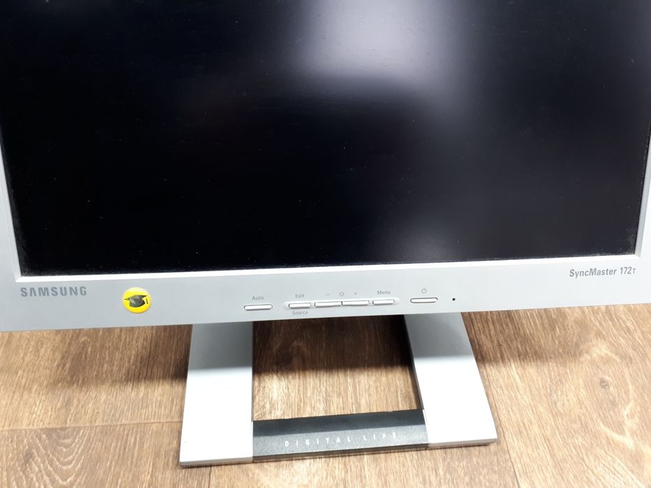Монитор Samsung 172T