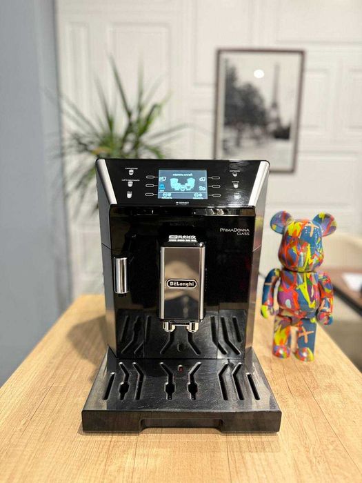 Кофемашина Delonghi PrimaDonna Class