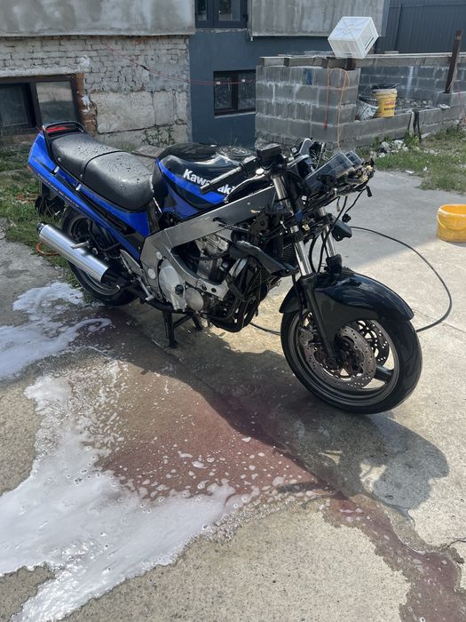 Кавасакі zzr600 1800$