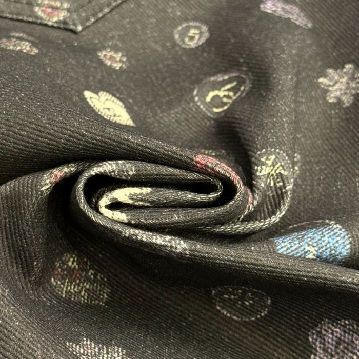 Джинси chanel різні