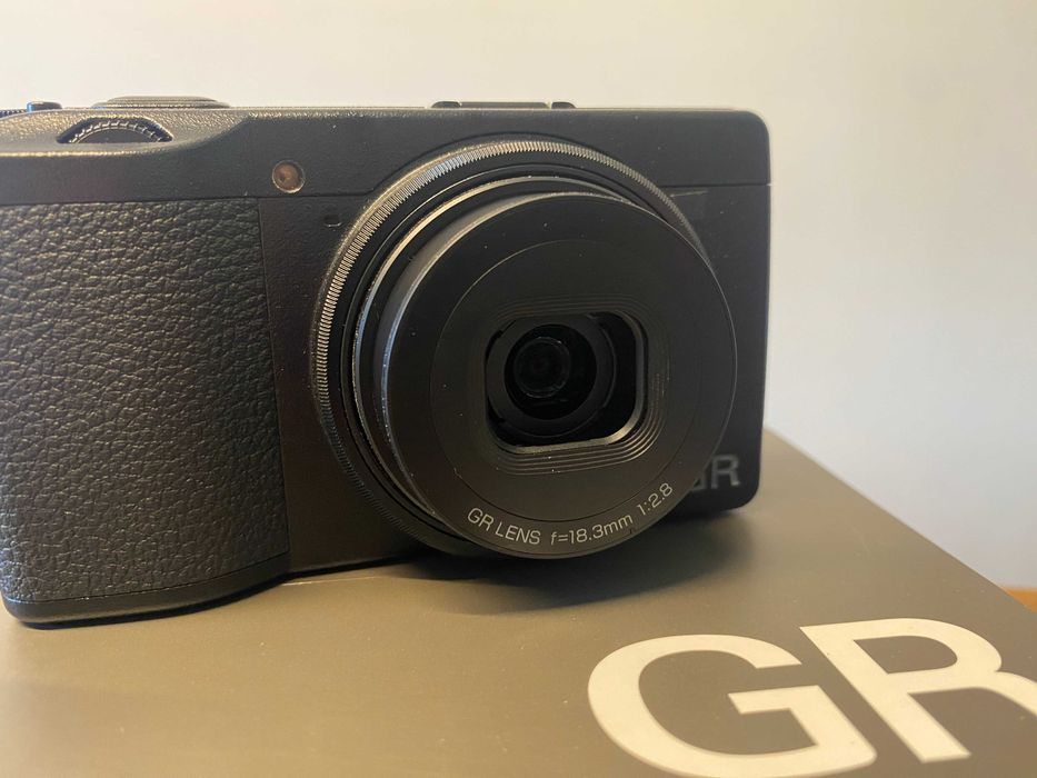 Ricoh GR III + acessórios