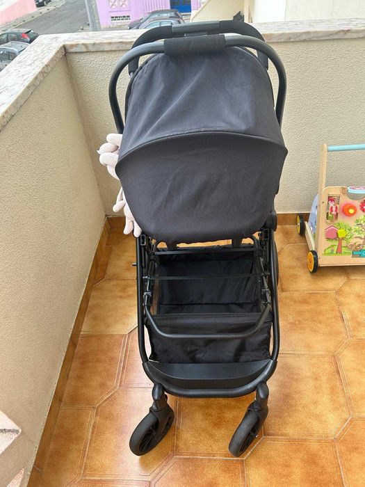 Carrinho de bebé marca Zippy