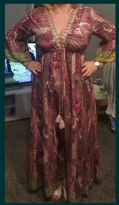 Sprzedam indyjską suknię.