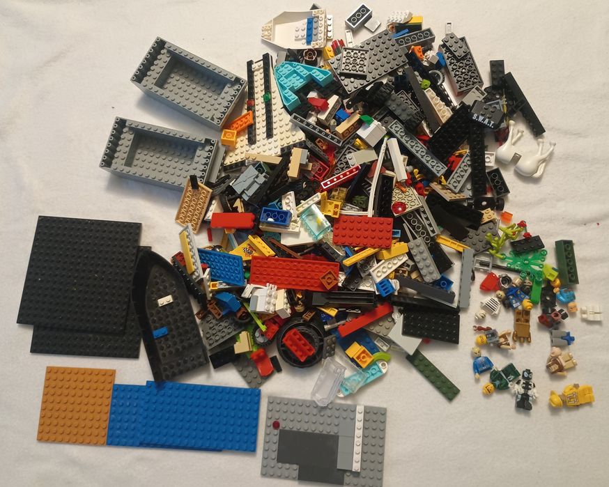 Wielki Mix z klocków kompatybilnych z Lego Cobi figurki płytki 1,5 kg