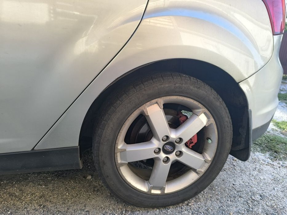 Автомобіль форд фокус