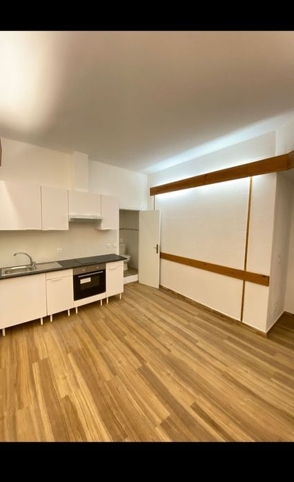 Alojamento T6 para venda