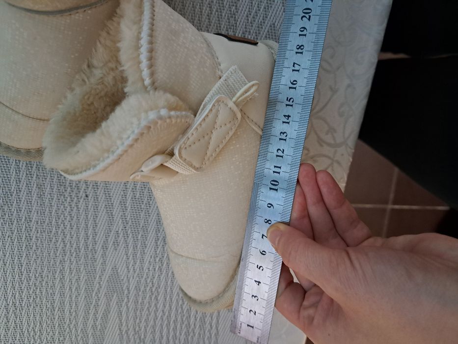 Уги зима дитячі 27 р