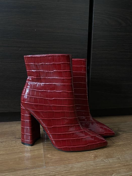Ботильйони Miss Glovo 37 розмір, шкіра, каблук 10,5 см