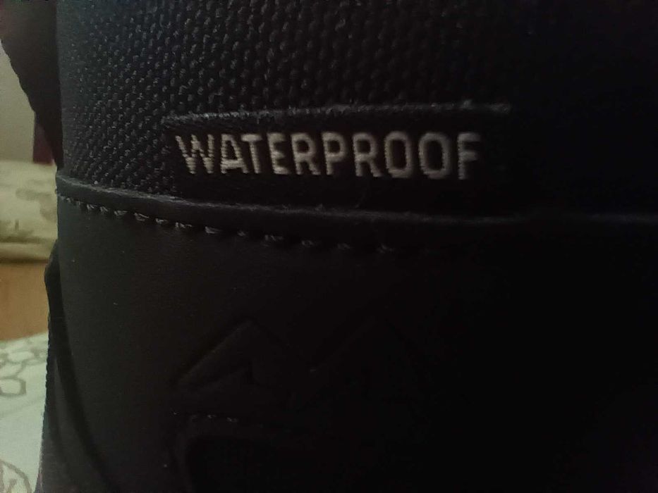 Buty młodzieżowe wodoodporne Sprandi Earth Gear rozm. 39 nowe