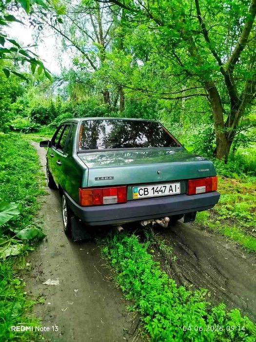 Автомобіль ваз 21099