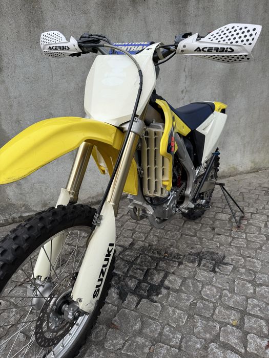 Suzuki RMZ 250 matriculada