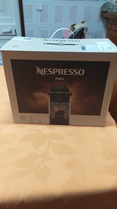 Nespresso Pixie Coffee Machine64751671838209124