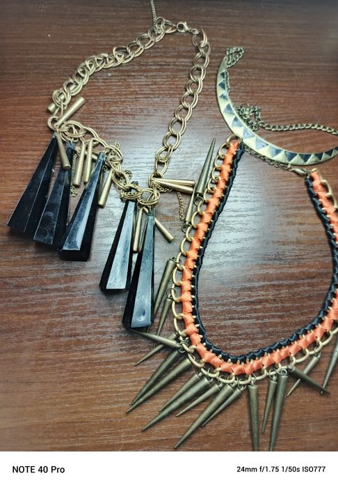 Zestaw naszyjników vintage