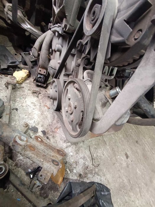 Генератор Пежо 405 Насос гур Peugeot 405 Генератор Пєжо