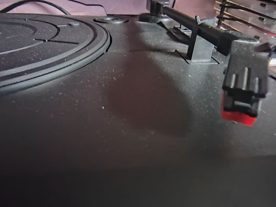 Gramofon Medion.