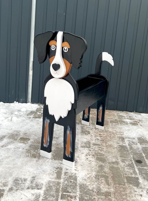 Drewniany piesek doniczka berneński