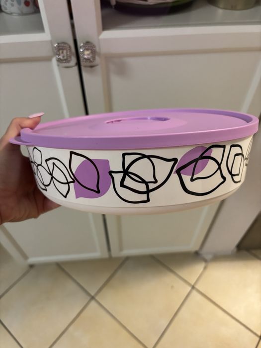 Tupperware Miska Pojemnik z pokrywką Ilumina 2,5L litra Fioletowa