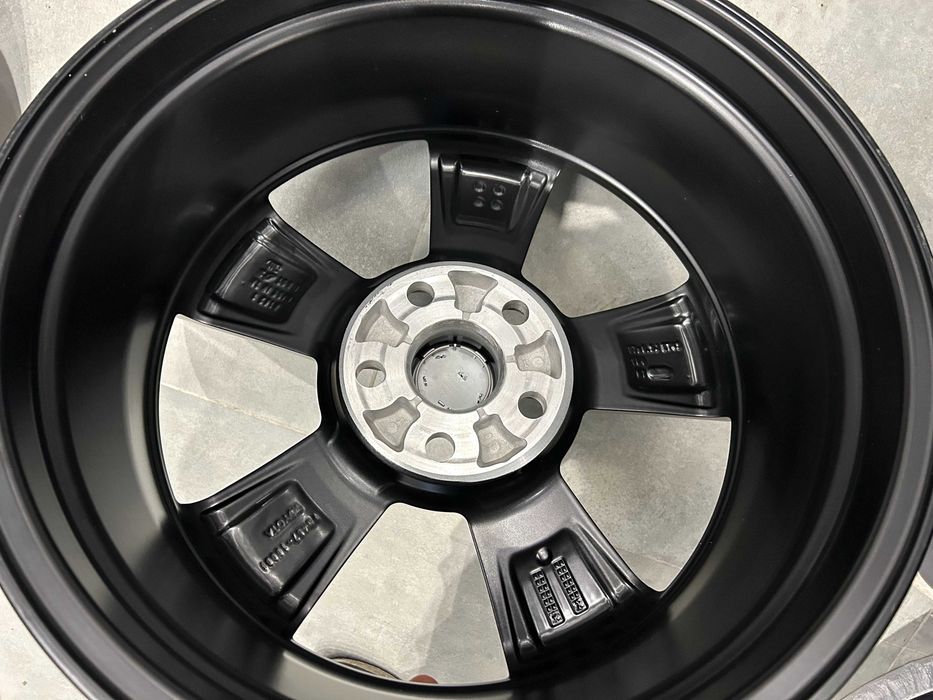 Oryginalne felgi 17 5x114.3 ET45 Toyota CHR I Corolla Cross Lexus UX