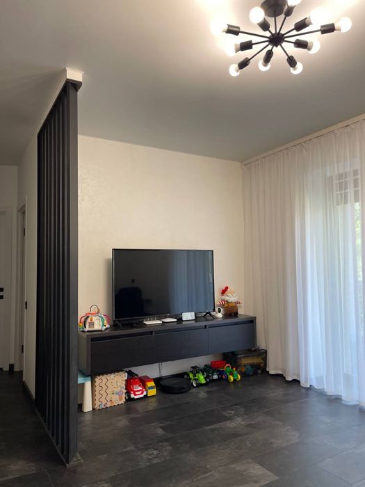 Продам 3 кімнатну квартиру Карачуни . Є- відновленя .