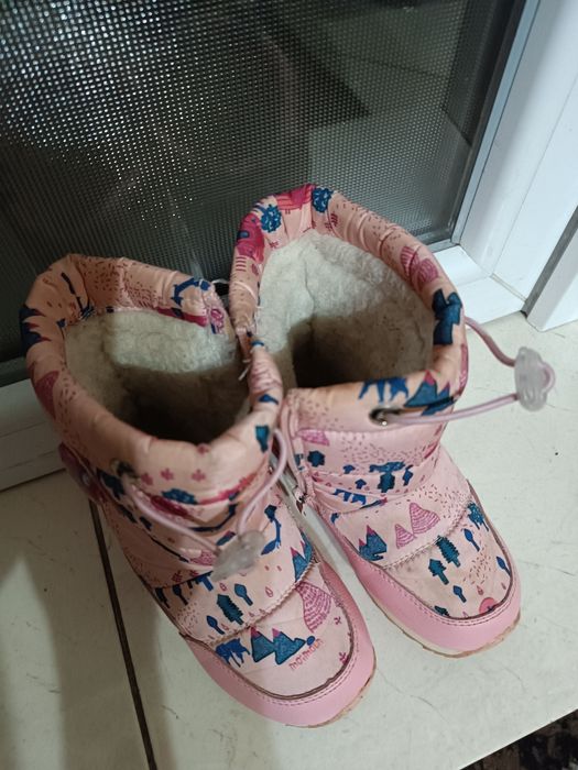 Продам дутики 26