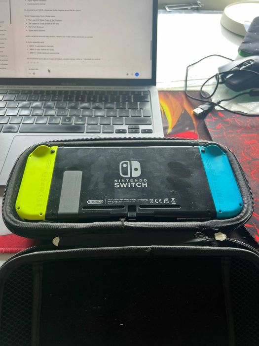 Nintendo Switch V2 + MicroSD 256GB + Bolsa