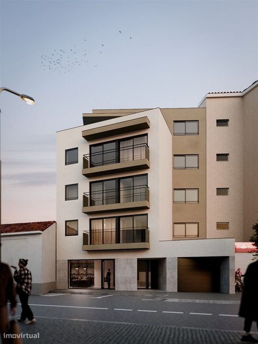 Apartamento T1 com terraço, no Centro de Canelas!