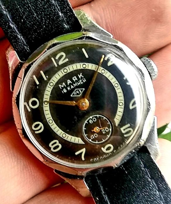 Часы наручные Маяк на 16 рубинах ПЧЗ СССР