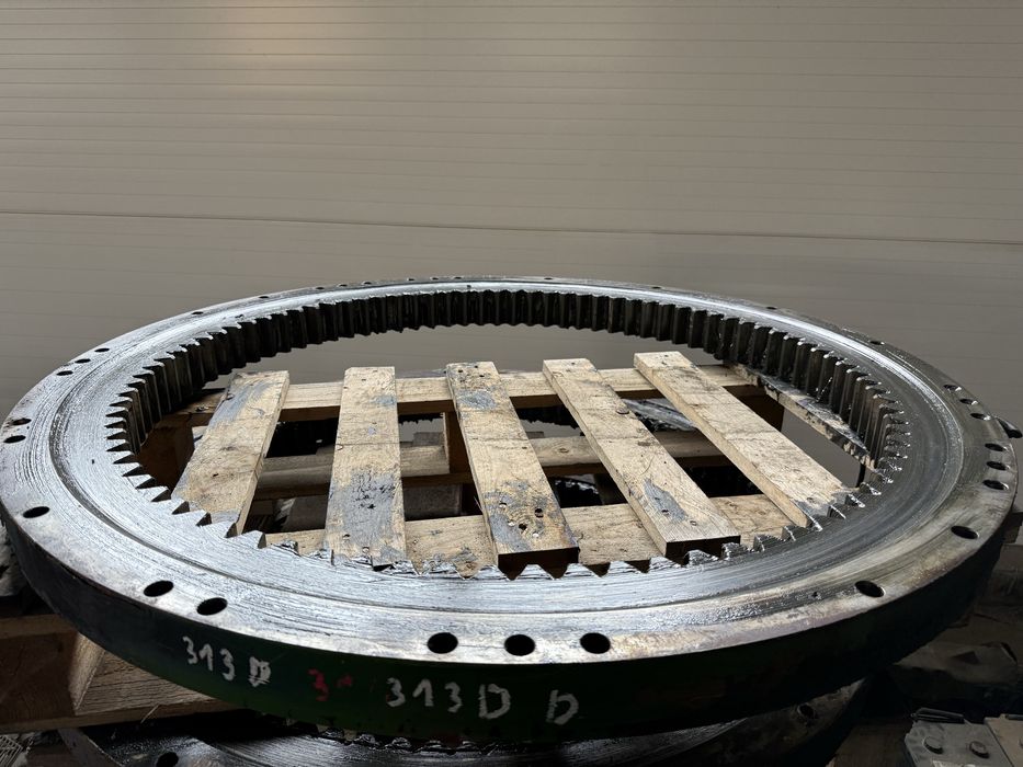 Wieniec obrotu do koparki Cat 313D slewing ring