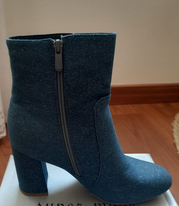 Botas/ botins de senhora 40