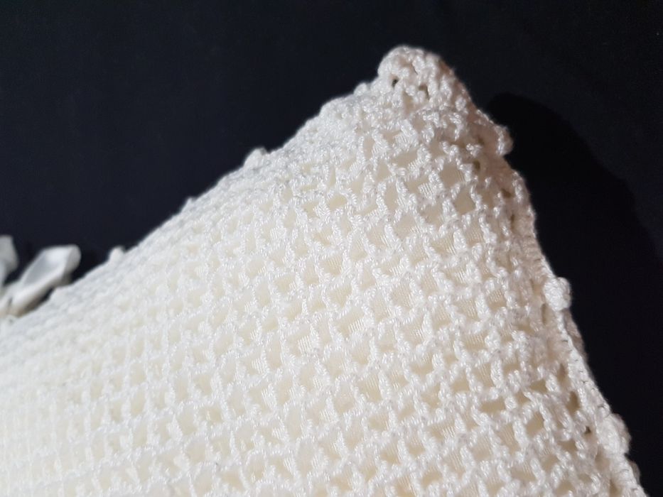 Almofada Renda 50cm x 30cm (+ anúncios no perfil)
