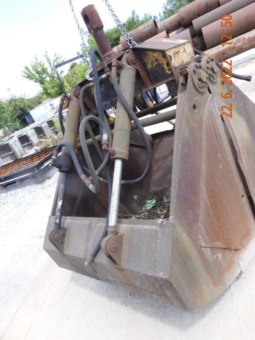 Chwytak do materiałów sypkich, czerpak