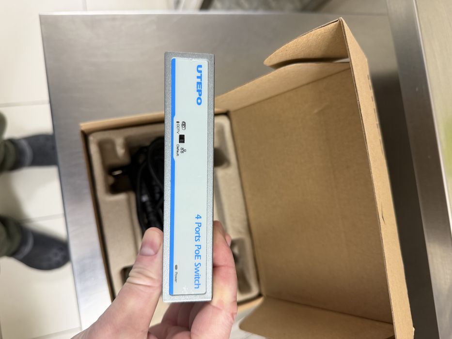 POE комутатор Utepo UTP1-SW0401-TP60. В новом состоянии